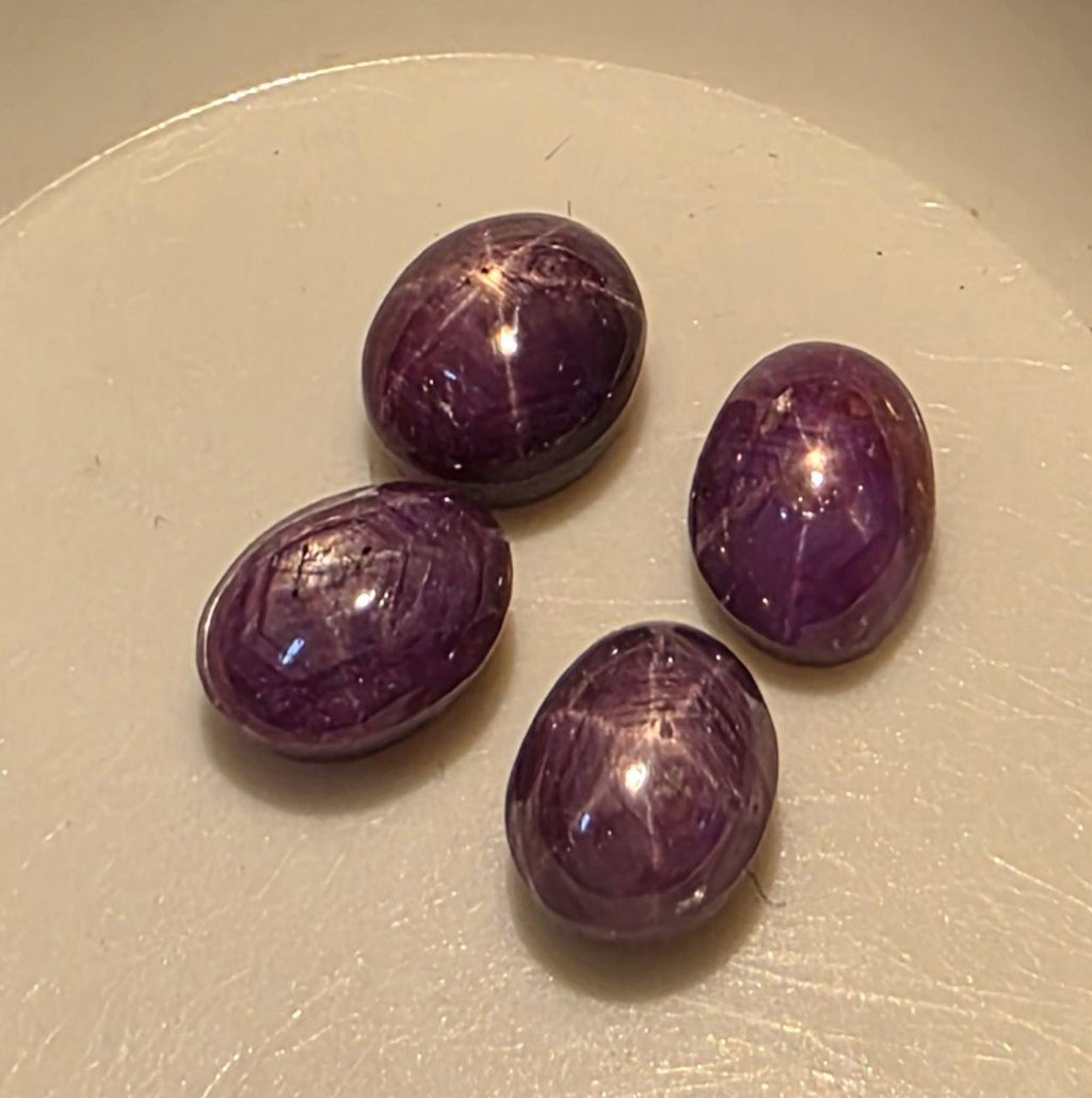 Lote de 4 cabujones de rubí estrella natural (5,5-6 x 4,5-5 mm) - Gemas naturales para joyería - Rubí estrella