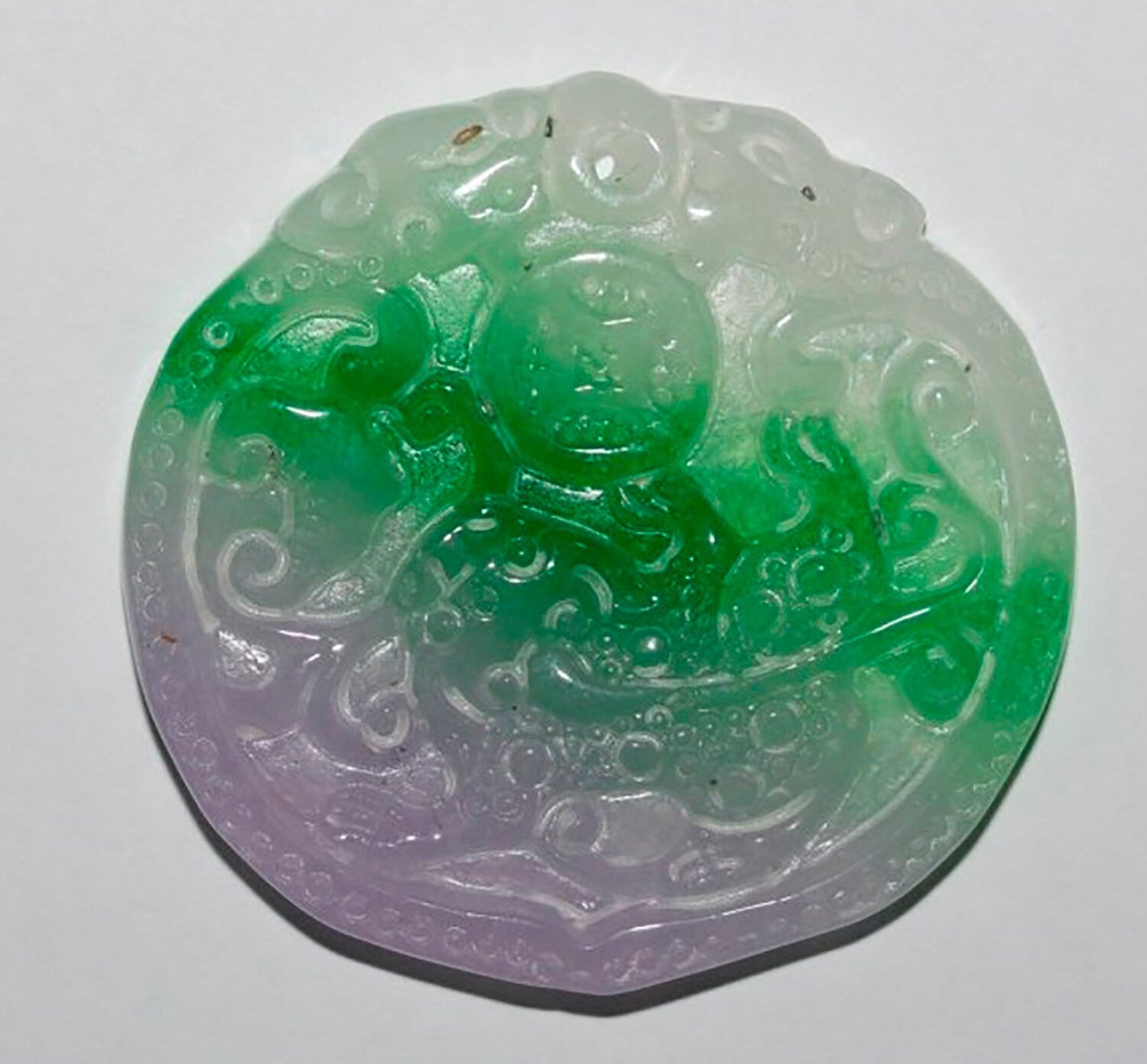 Pendentif en jade multicolore 50x47mm