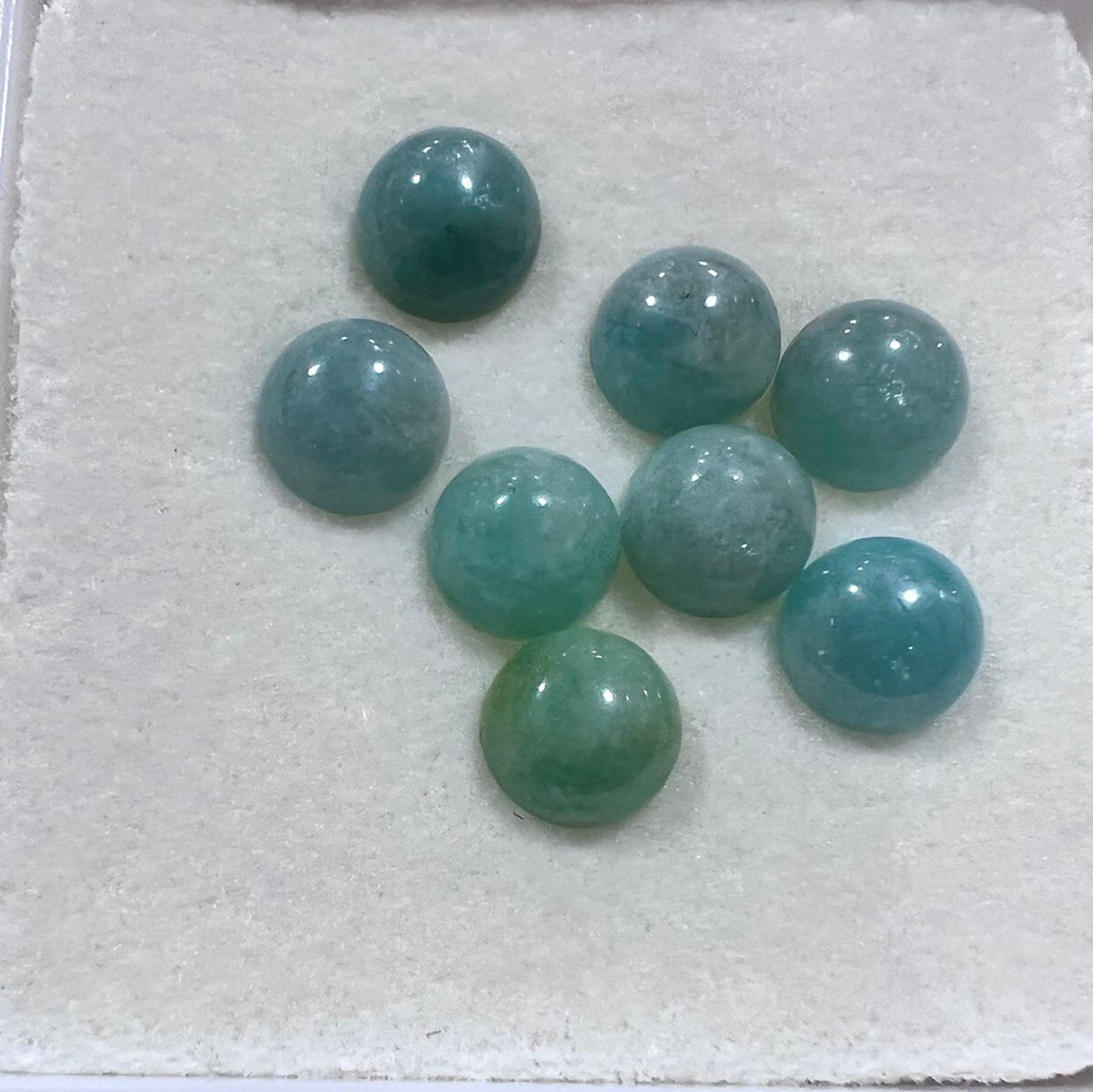 Lote de 8 cabujones redondos de amazonita de 6 mm. (8 piezas)