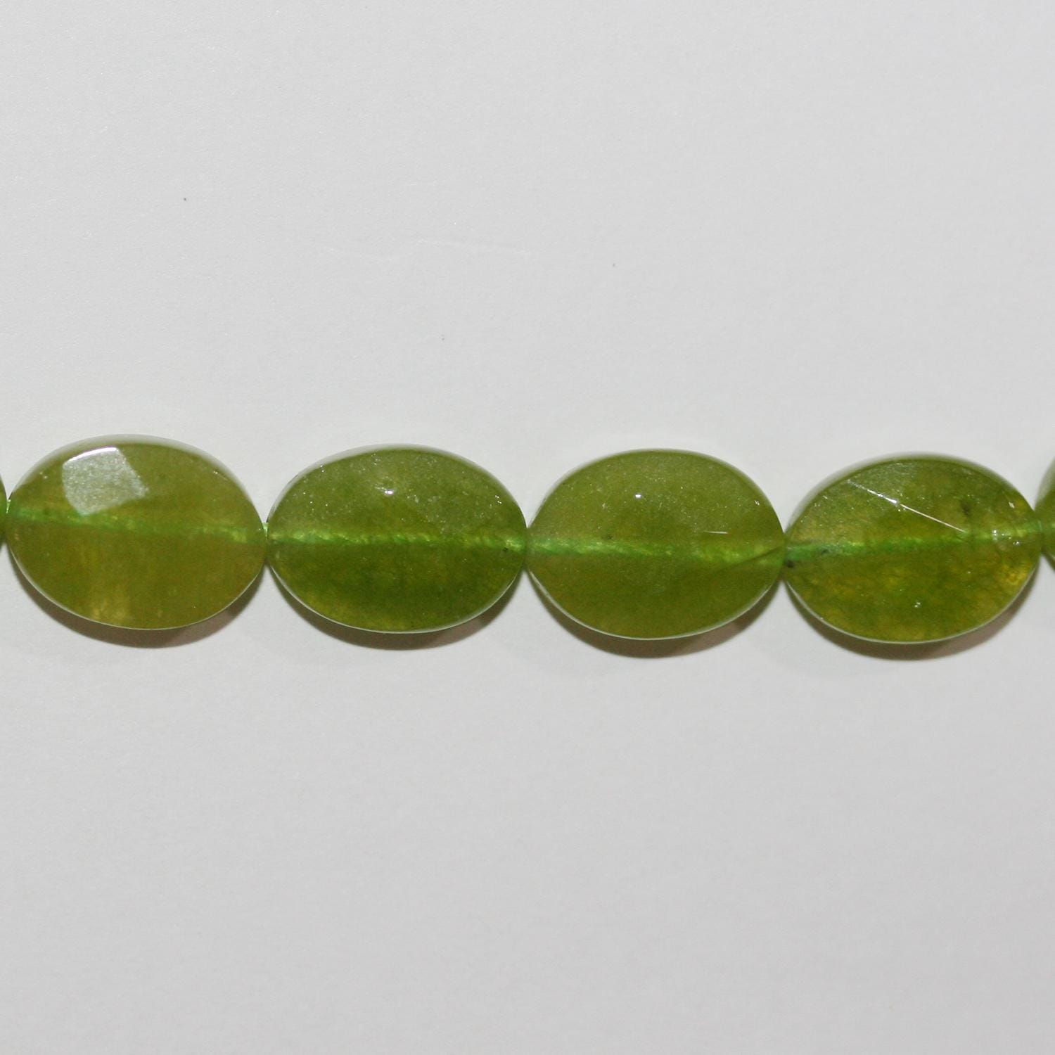 Perles ovales à facettes en quartz vert St de 16 pouces (12 x 8 mm) - Fil de 40 cm