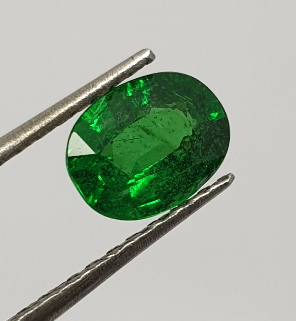 1.1ct Tsavorite Garnet Oval  Cut  7x5.5mm -Green Garnet  Wholesale - Natural Green Garnet Wholesale- From Tanzania