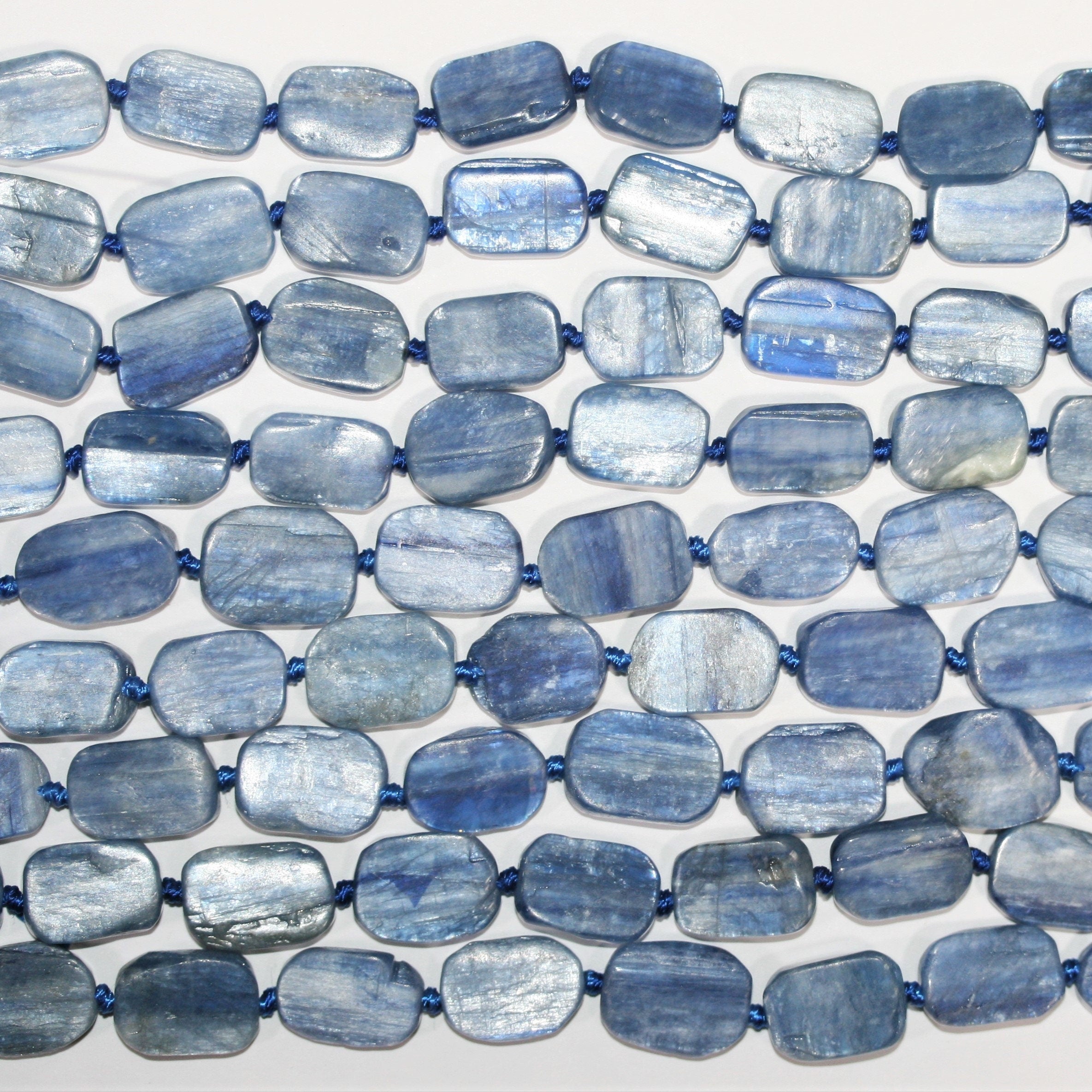 Cuentas ovaladas lisas de Santa Cianita de 16" (16 x 10 mm). Aprox. - Hilo de 40 cm.