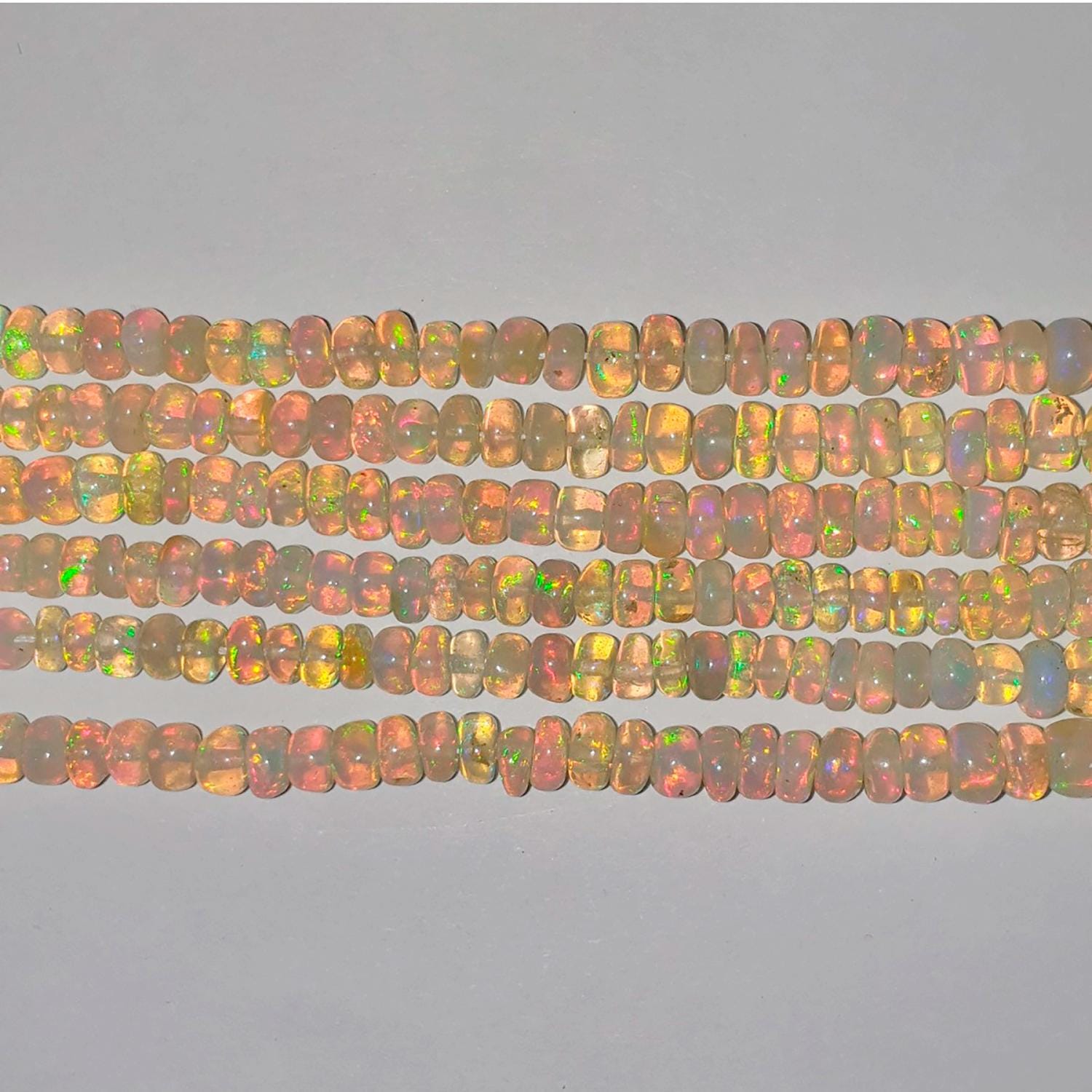 Cuentas redondas lisas de ópalo etíope de San Etiopía de 45 cm (2,5 x 1-7 x 4 mm, aprox.) - Hilo de 45 cm