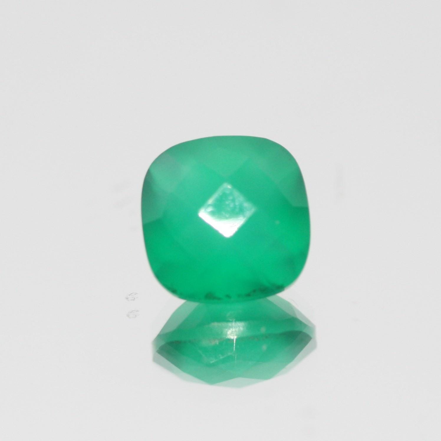 Lot de 4 pierres d'onix vert facettées carrées de 10 mm. - Pierres précieuses de qualité supérieure, vente en gros.