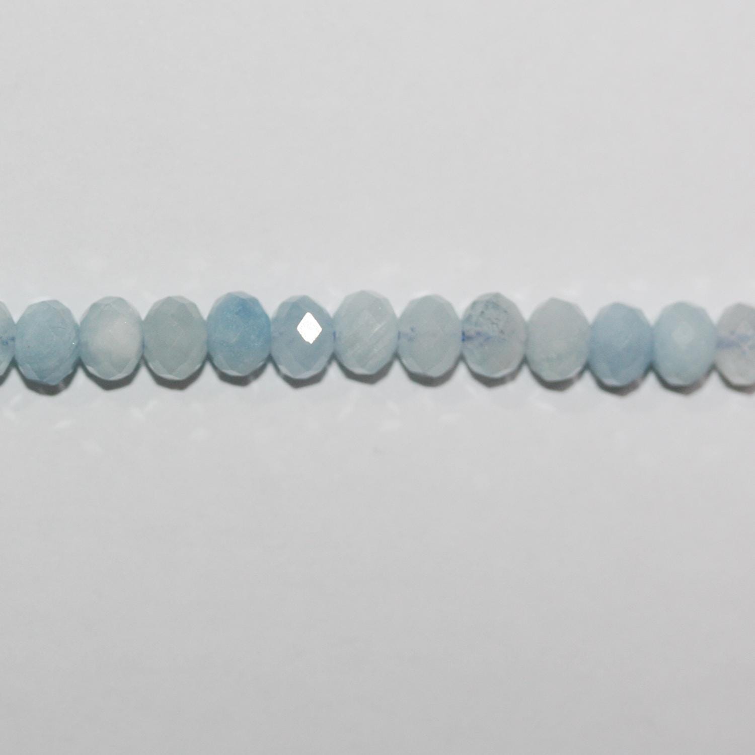 Perles rondelles à facettes en aigue-marine de 15 pouces, 6 x 5 mm. - Fil de 39 cm.