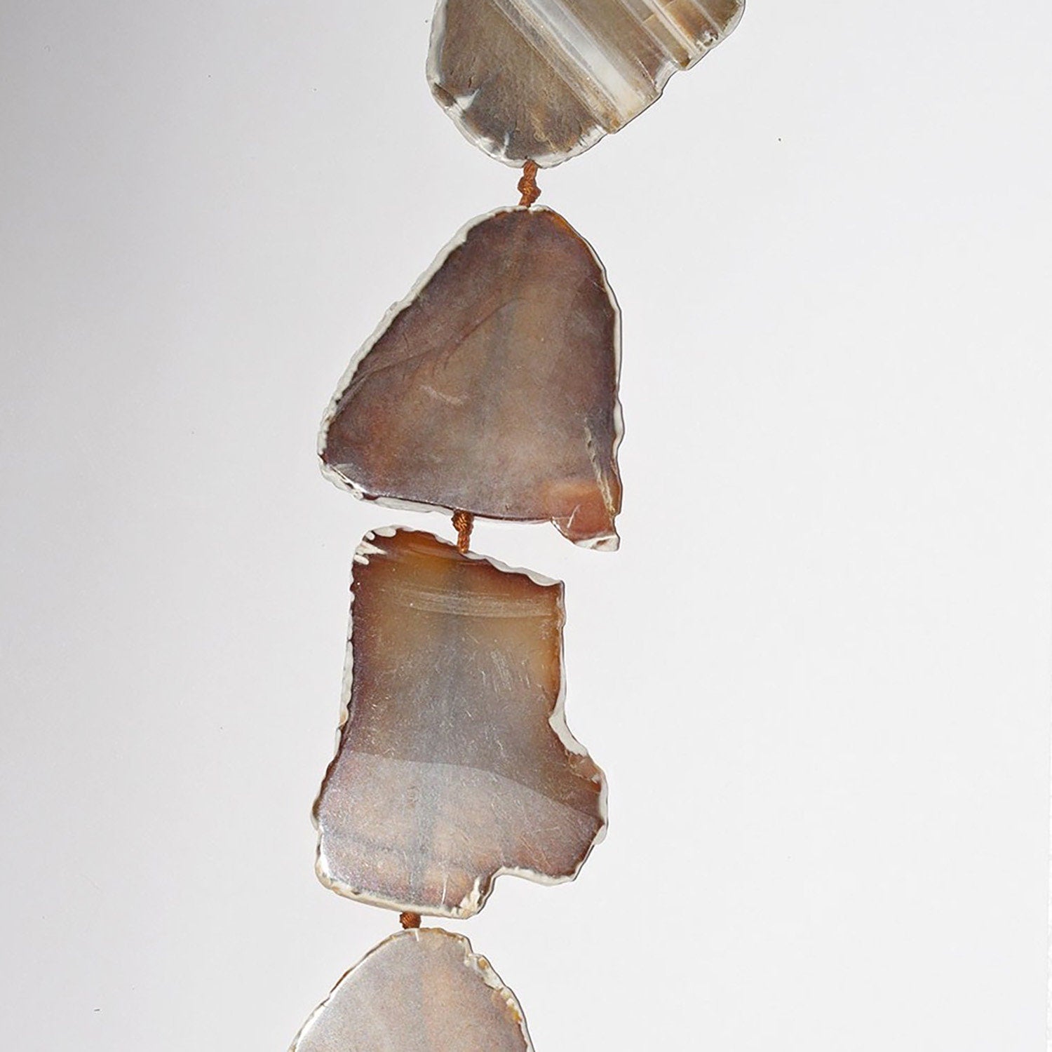 Cuentas irregulares planas de ágata marrón de 17", 50-75 mm aprox. (6 piezas), tira de 44 cm