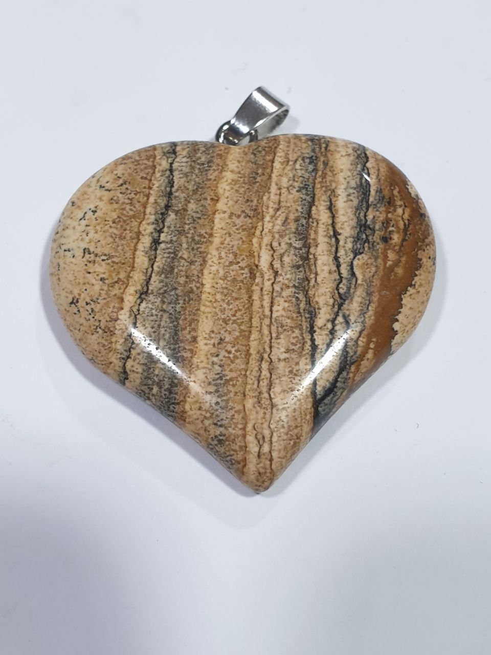 Pendentif cœur lisse en jaspe paysage 37x40mm.