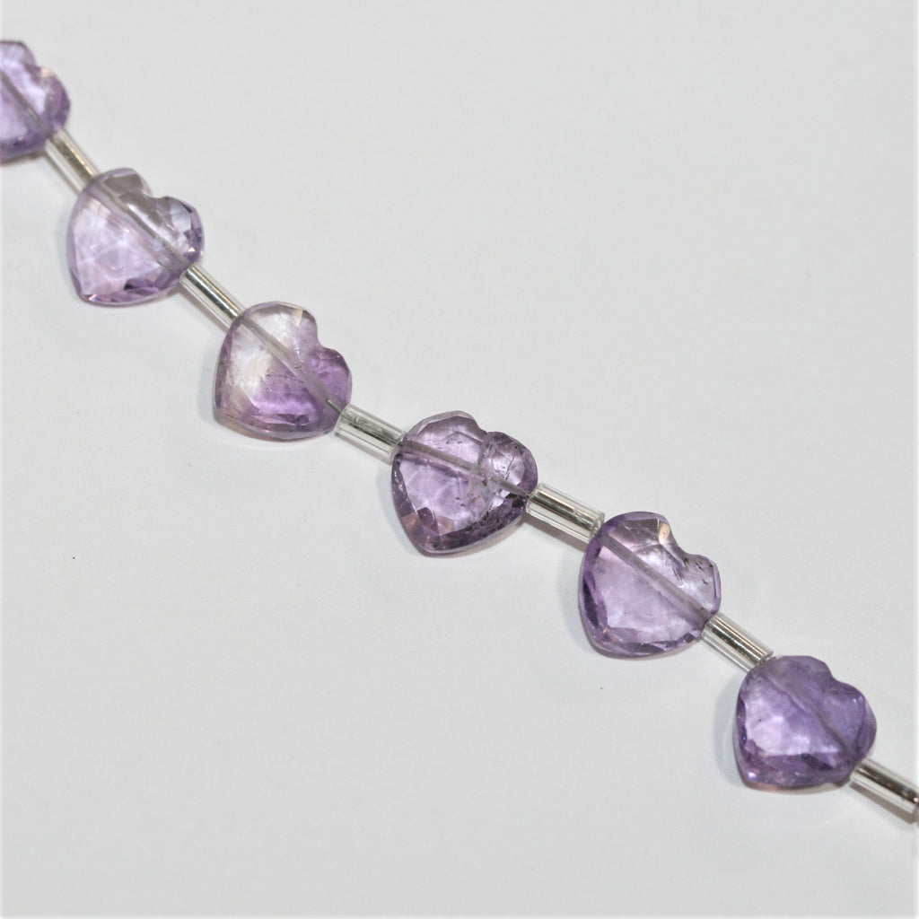 Cuentas de corazón facetadas de amatista Santa de 5" de 9 a 10 mm - Hilo de 14 cm.