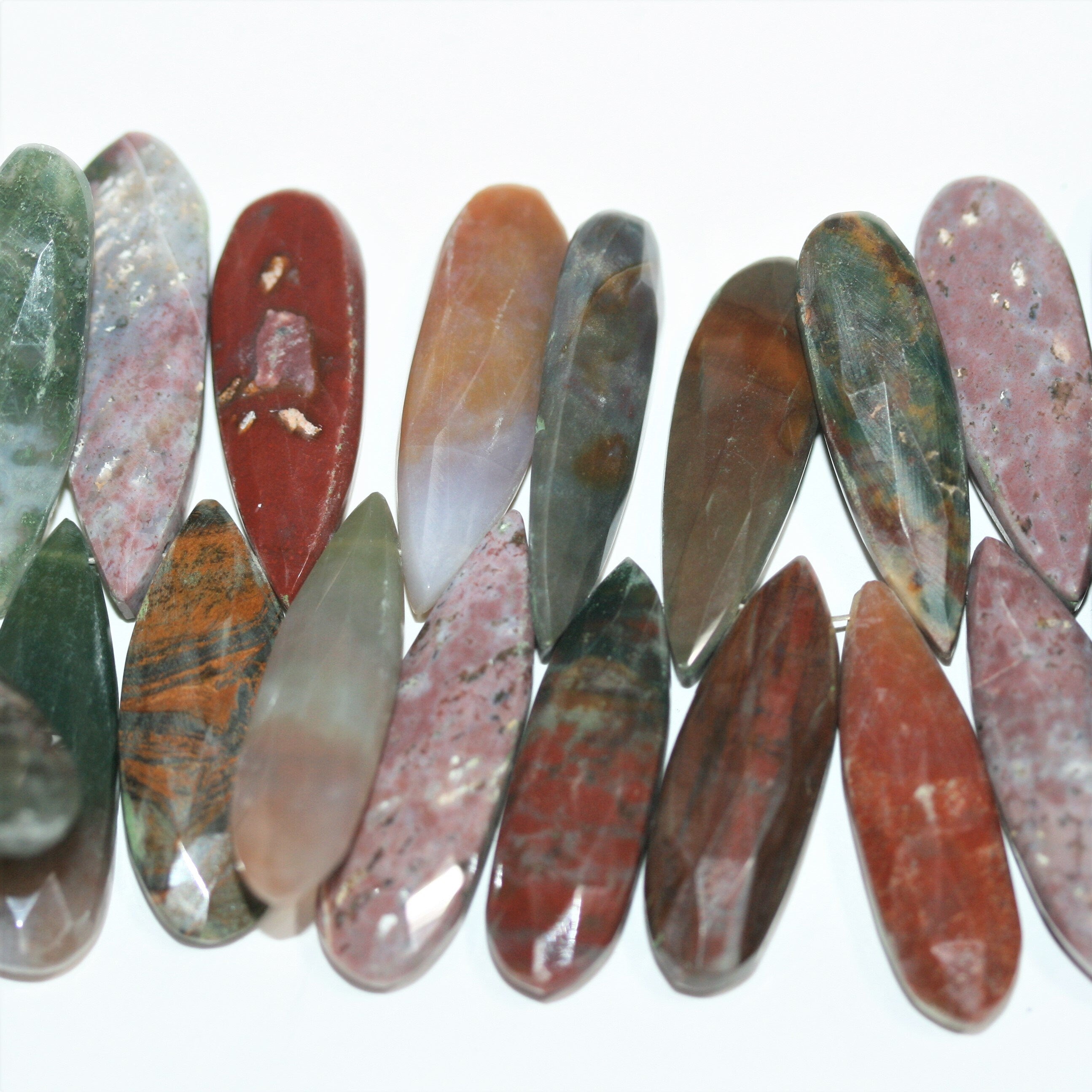 Cuentas de ágata india facetada de 7", 30 x 12 mm. Aprox. - Hilo de 19 cm.