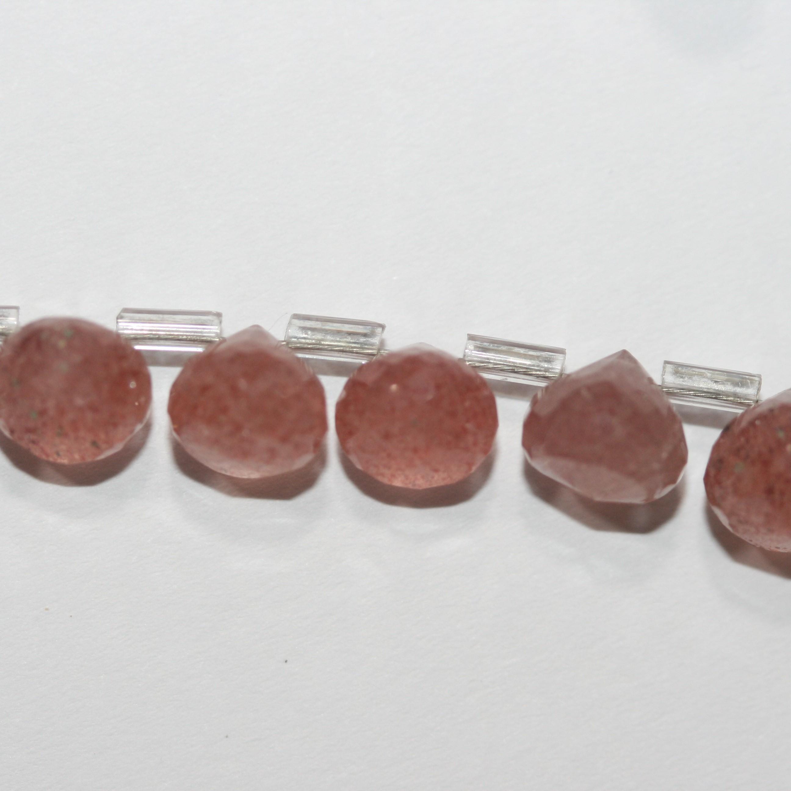 Perles en quartz fraise facettées, 8 pouces (6-8 mm), longueur 20 cm. Réf. 13406