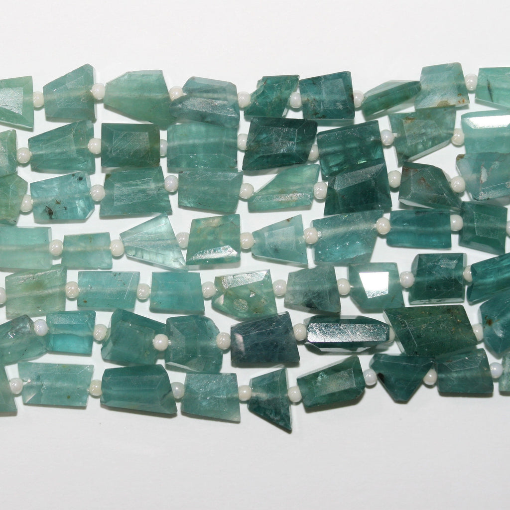 Cuentas de pepitas facetadas de Santa Grandidierita de 17", 7 x 4 mm. Aprox. - Hilo de 42 cm.