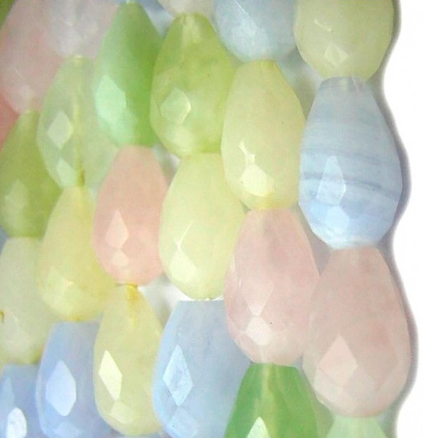 Perles en calchédoine multicolores facettées en forme de goutte, 12 x 7 mm, 40 cm de long.
