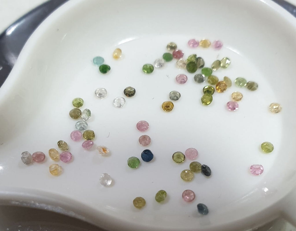 Lote de turmalina multicristalina de 1,5 mm de corte redondo sin tratar - Oferta al por mayor - Proveedor de gemas DIY - Piedras auténticas - Gemas diminutas - Piedras pequeñas