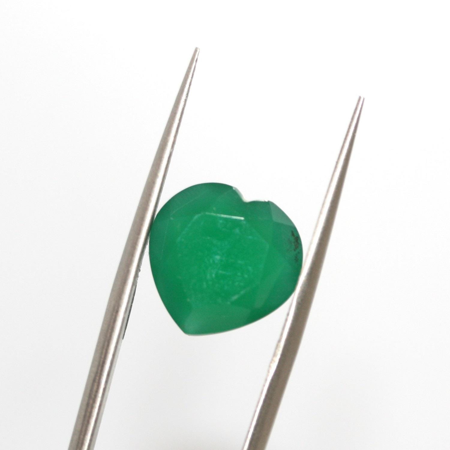 Lot de 2 cœurs à facettes en onix vert de 13 mm. - Pierres précieuses en gros, qualité supérieure.