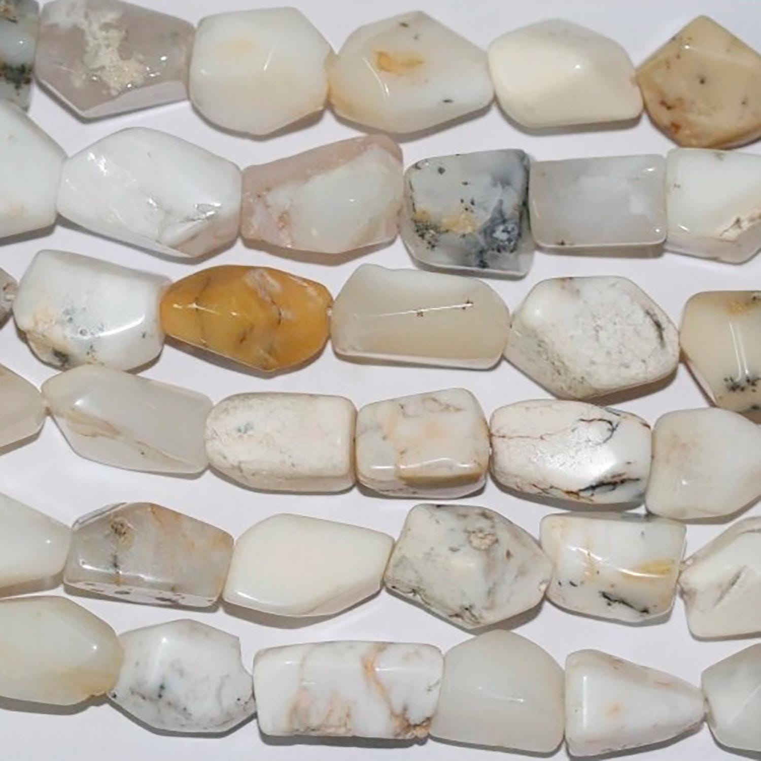 Perles de pépites d'opale blanche facettées, 15 x 10 mm, longueur approximative : 39 cm.