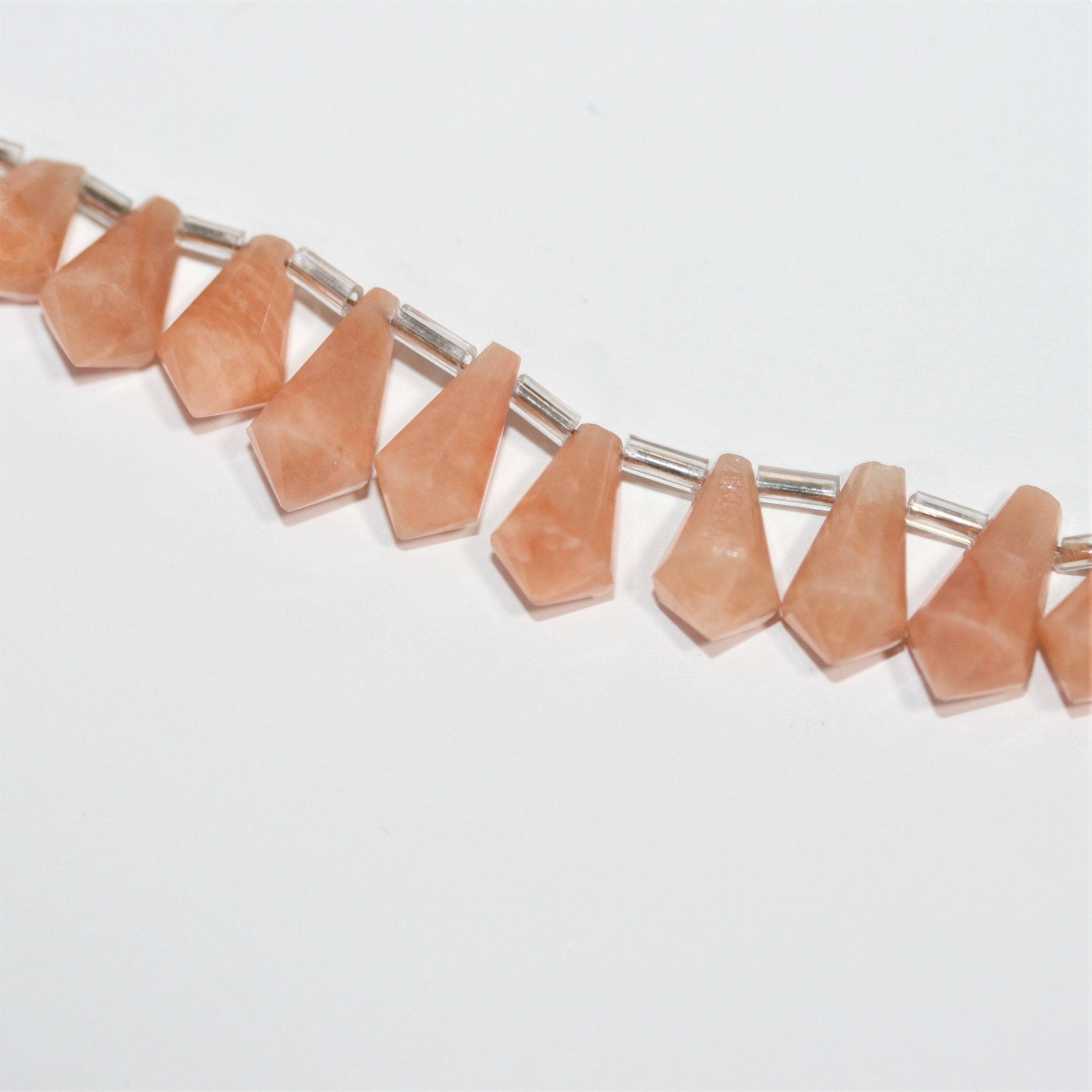 Cuentas facetadas de piedra lunar marrón claro de 6" St 13x7 mm - Hilo de 15 cm.