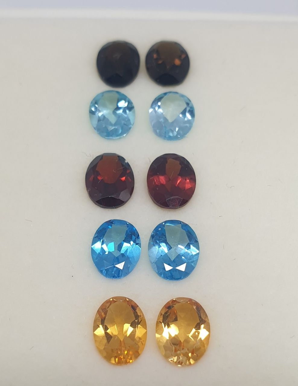 Lote de 5 pares de topacios azul cielo, citrinos, granates, cuarzo ahumado y topacios azules suizos de talla ovalada de 8 x 6 mm, de calidad AAA. Suministros de joyería.