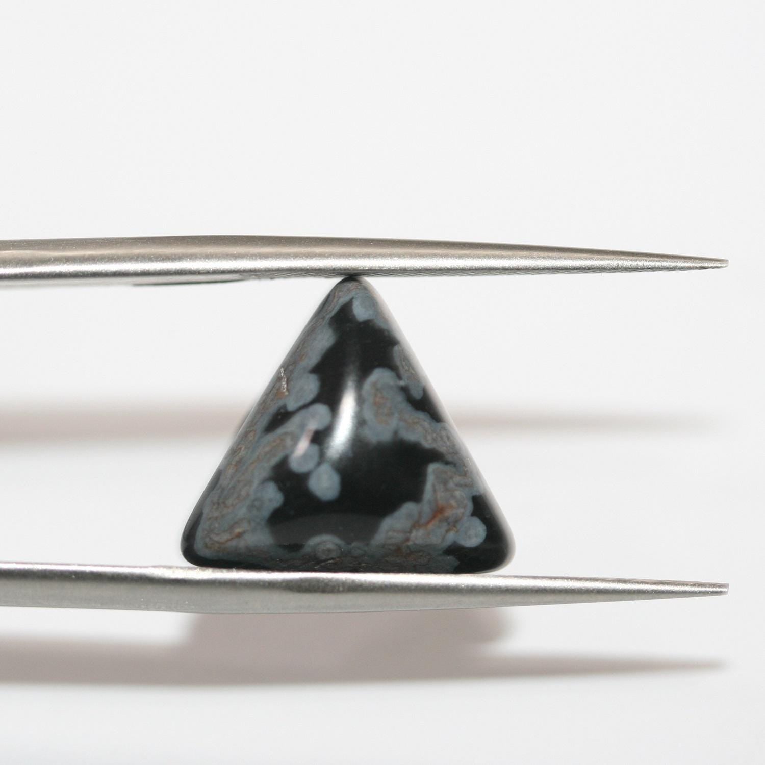 Lot de 6 cabochons triangulaires lisses en obsidienne Nevada (6 pièces) de 12,5 mm