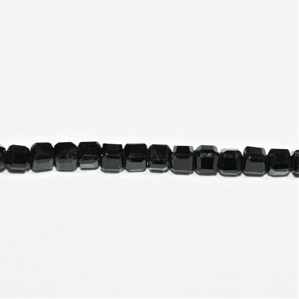 Perles cubiques à facettes en tourmaline noire St de 15 pouces (2 mm) - Fil de 39 cm