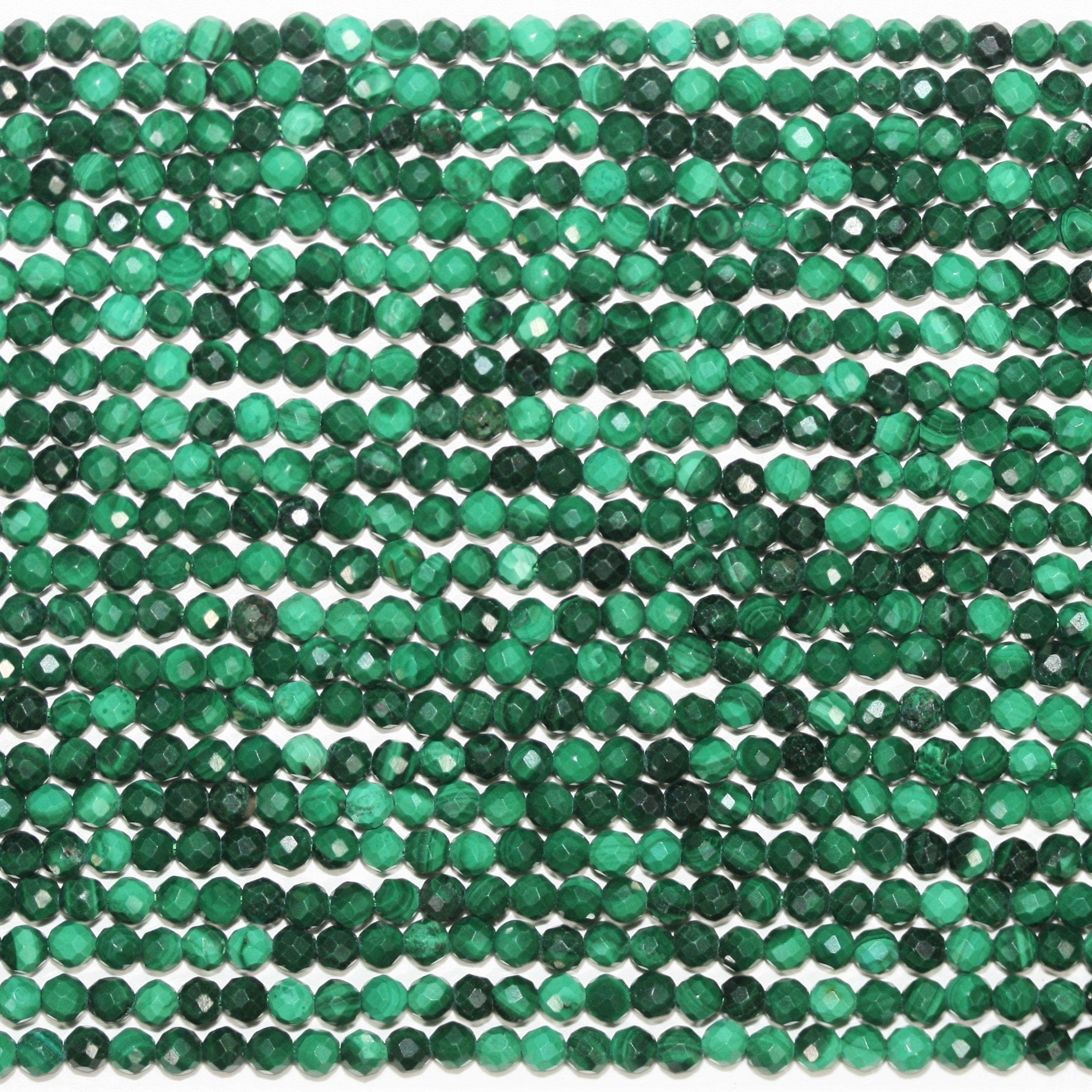 Cuentas redondas facetadas de Santa Malaquita de 16" de 2,5 mm. Hilo de 40 cm.