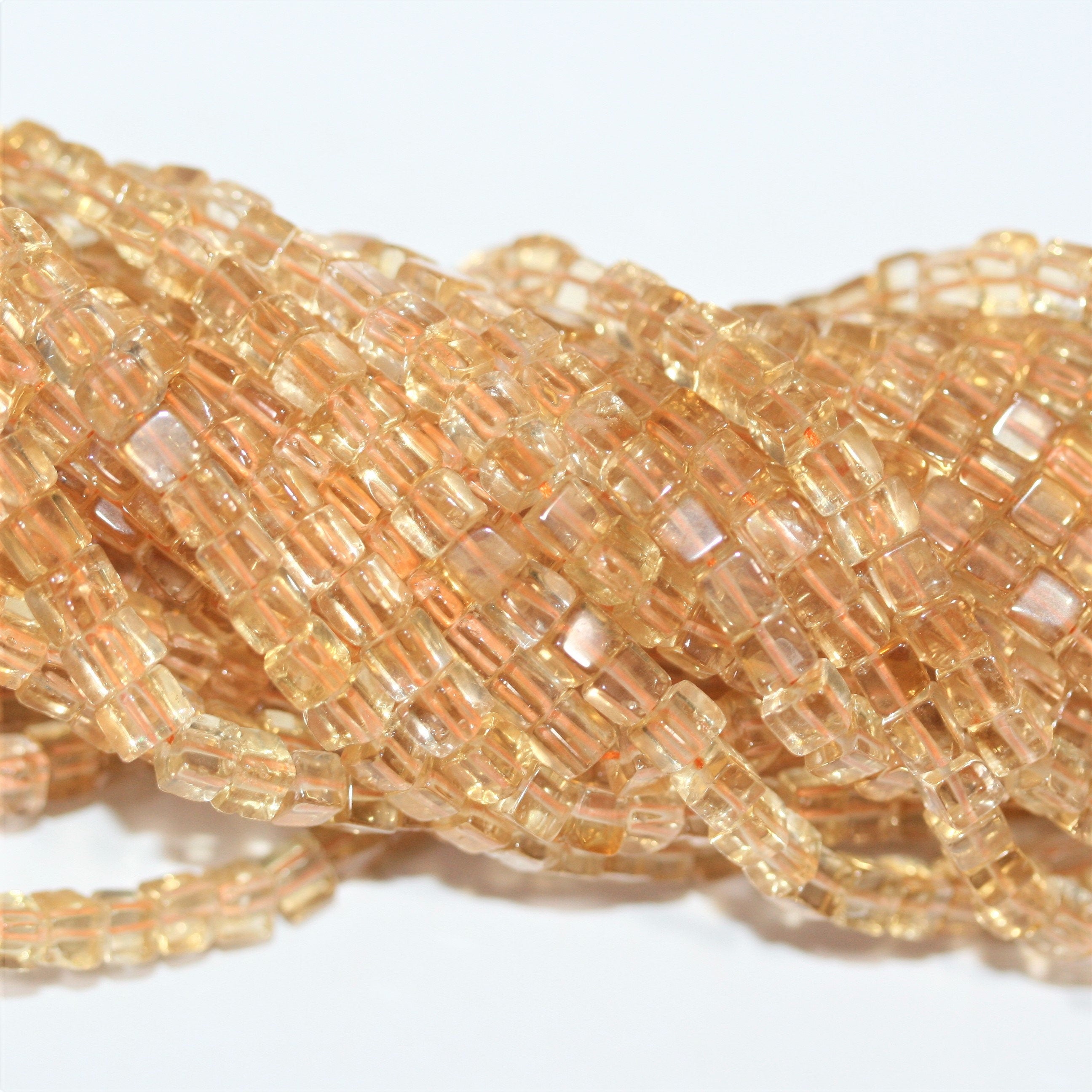 16" Cuentas de Cubo Liso de Citrino San 4mm.- Hilo 40cm.