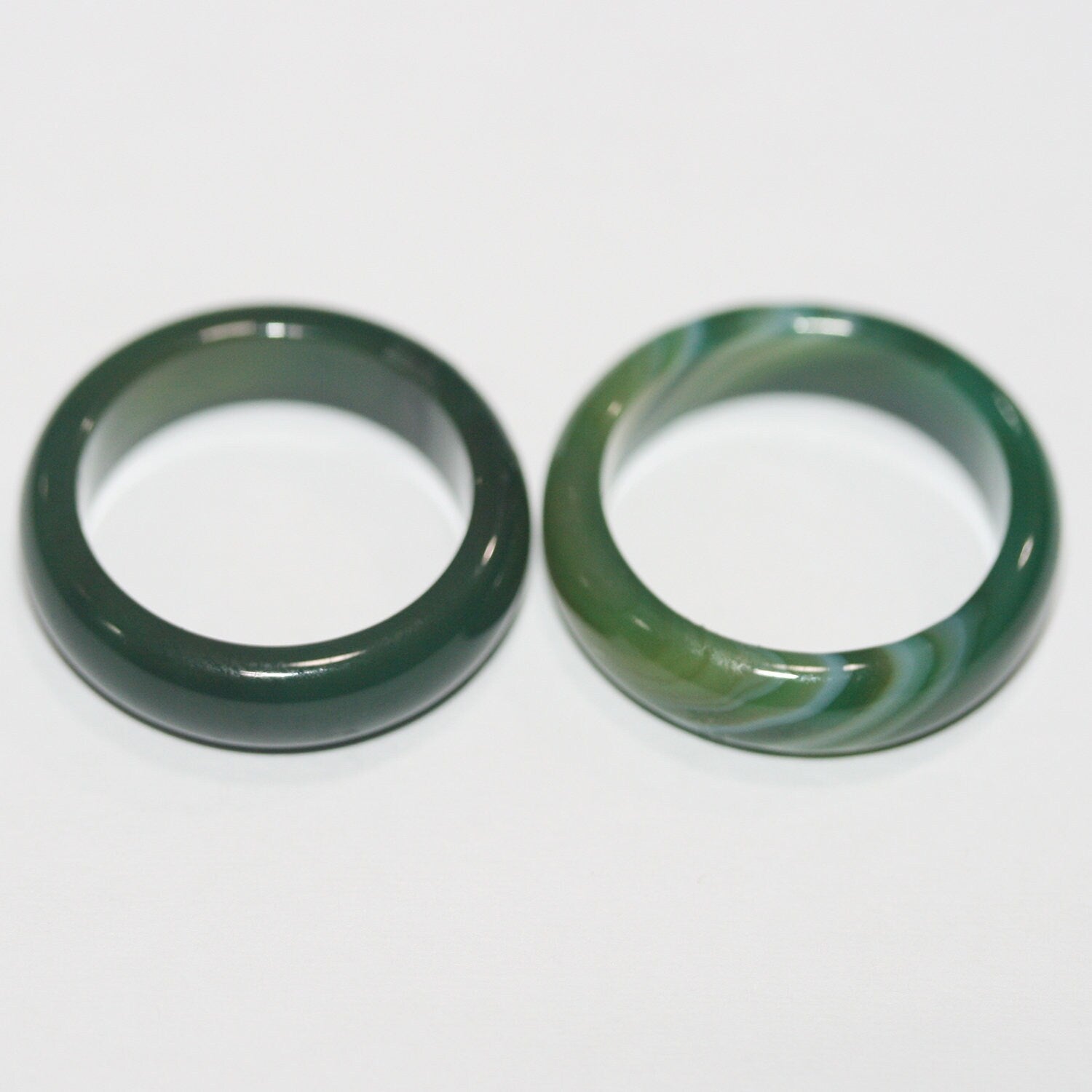 Colgante de aro liso de ágata verde rayada de 24 x 6 mm