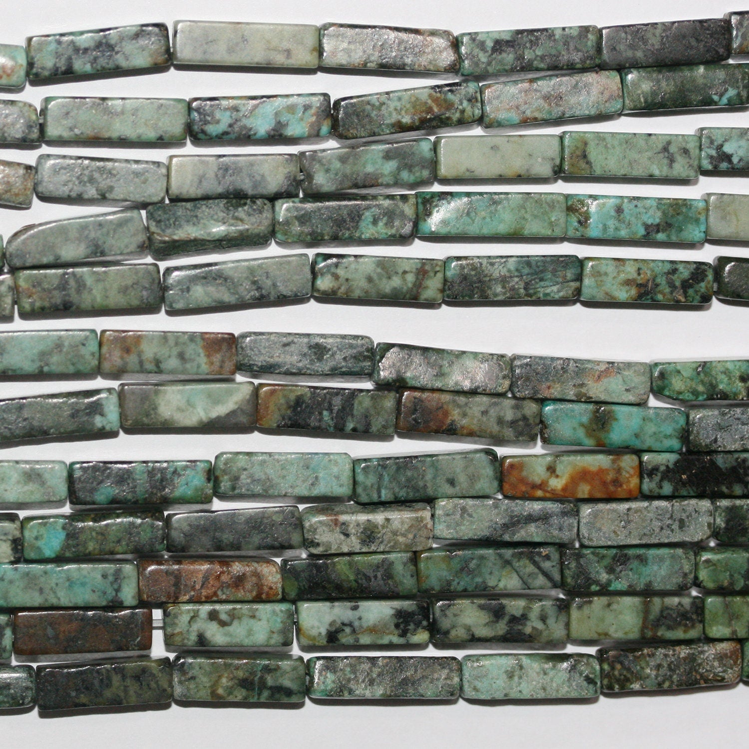 Perles prismatiques lisses en turquoise africaine St 15" 13x4mm.-Rig 39cm.