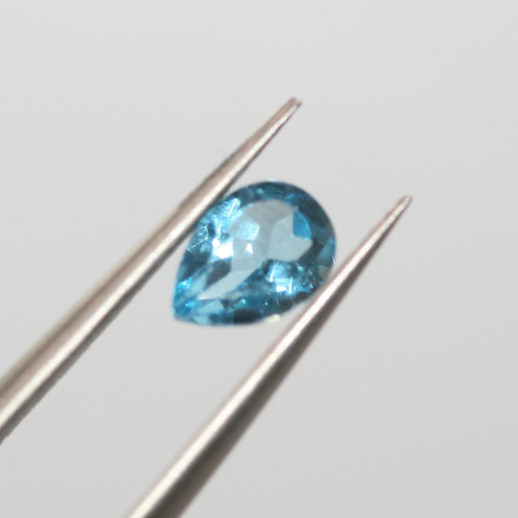 Lote de 2 piezas de topacio azul suizo facetado, 8 x 6 mm. (2 piezas)