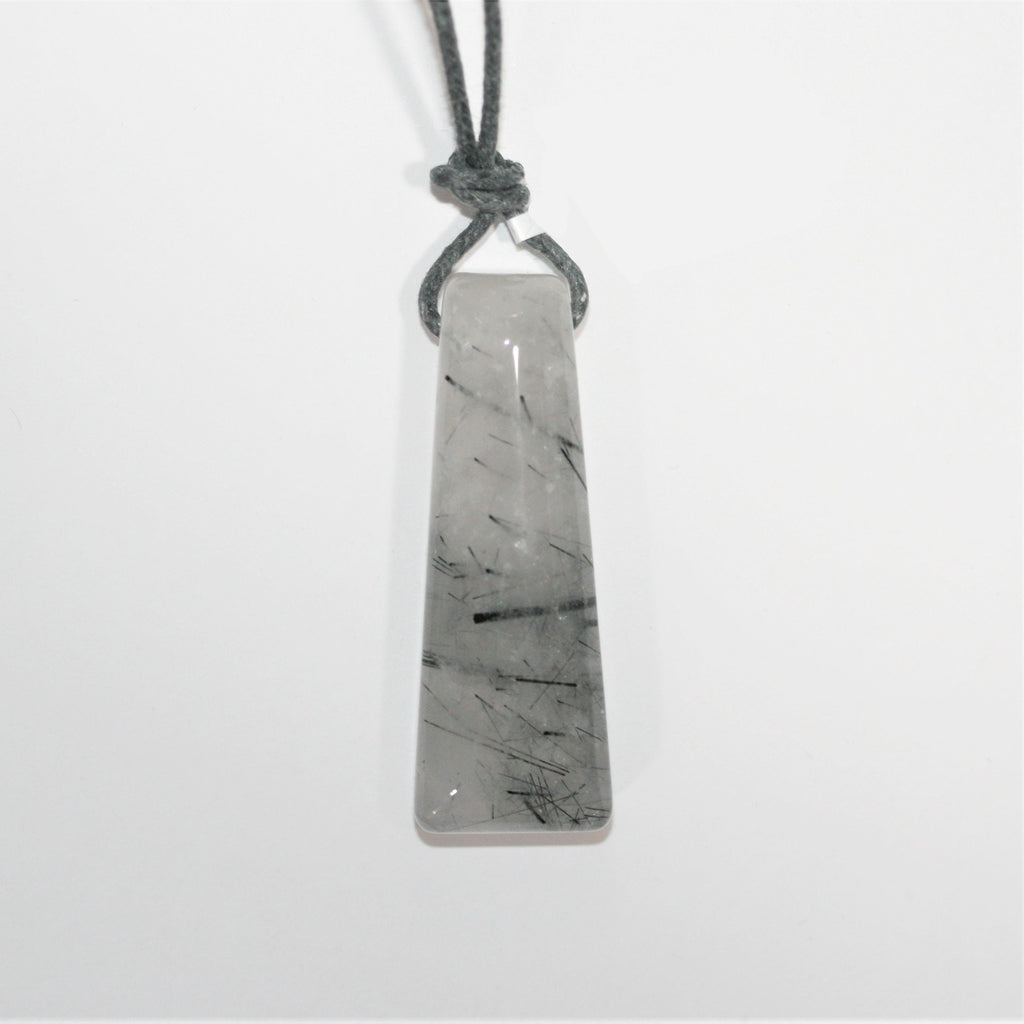 Pendentif rectangulaire en quartz tourmaliné, 45 x 17 mm environ (différentes tailles et styles disponibles).