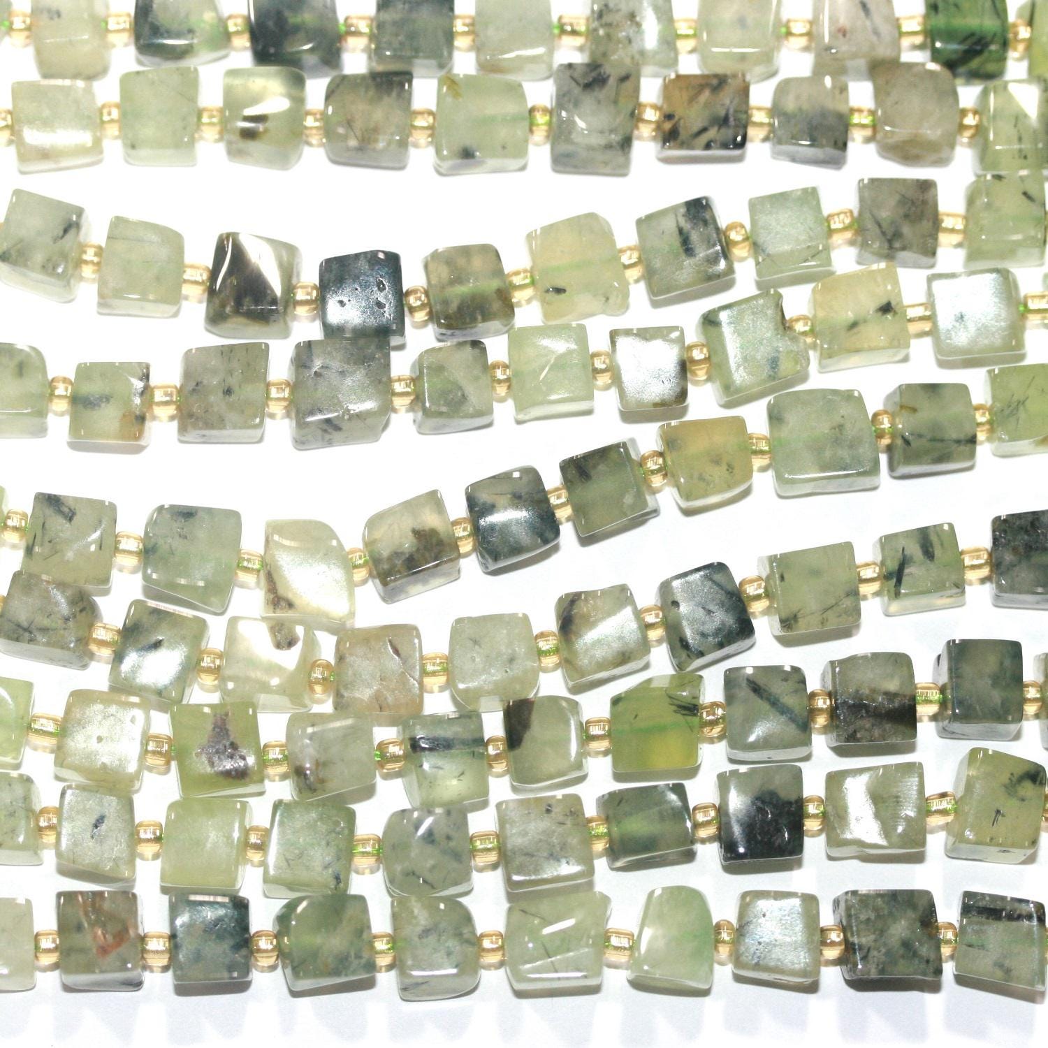 15" St Prehnite Perles Cubes Irrégulières Lisses 7-8mm.- Brin 39cm.