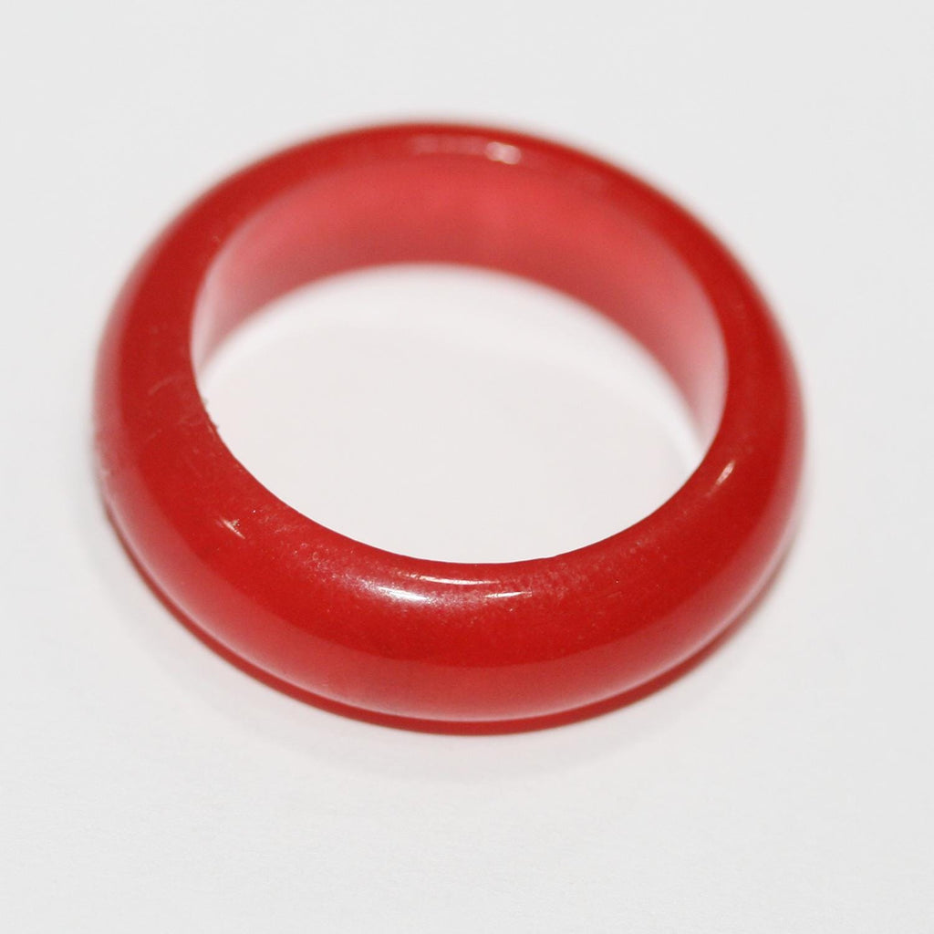 Pendentif créole lisse en quartz rouge 25x6mm (environ).