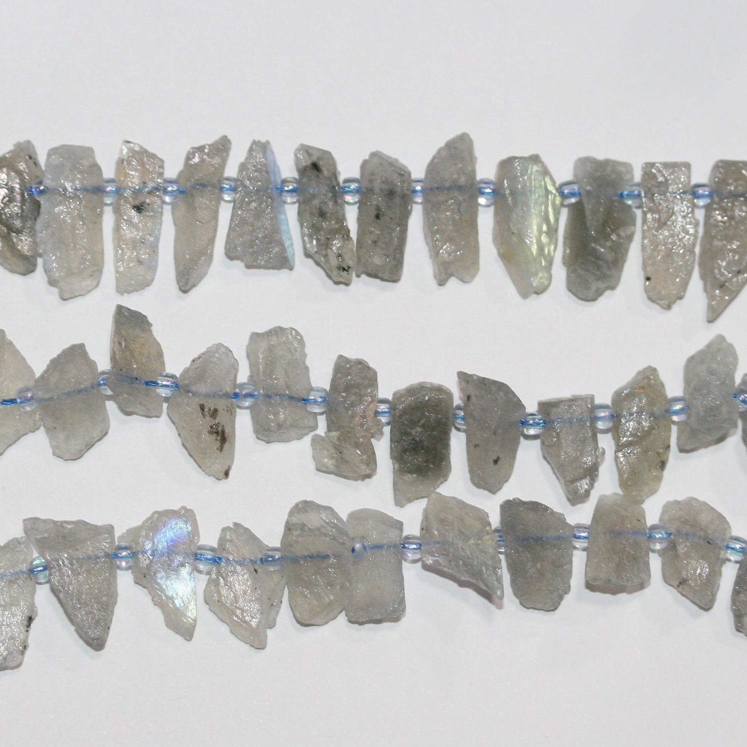 Perlas de labradorita sin pulir de 16" (15 x 6 mm), aprox. - Hilo de 40 cm.