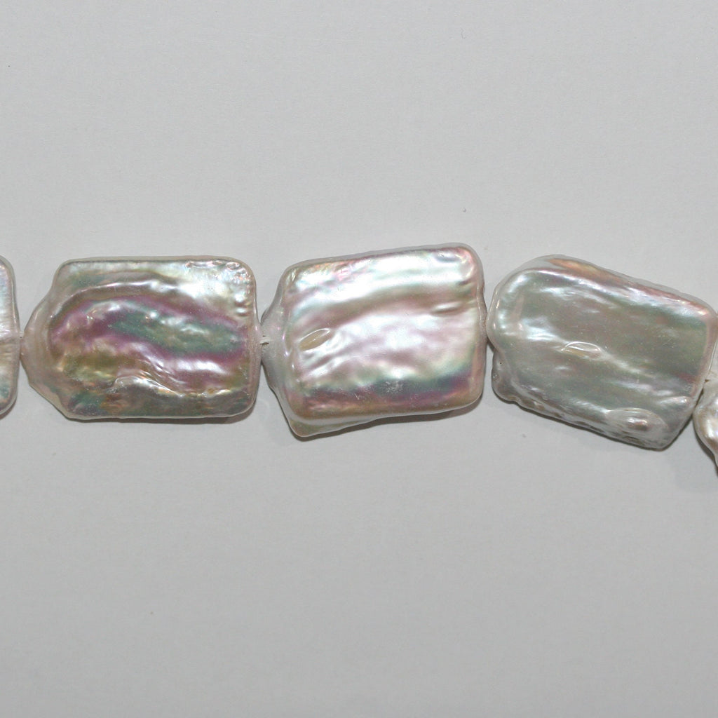 Perles de culture naturelles de 39 cm (15 pouces), forme rectangulaire irrégulière, 23 x 19 mm environ. Collier de 39 cm. Prix de gros.