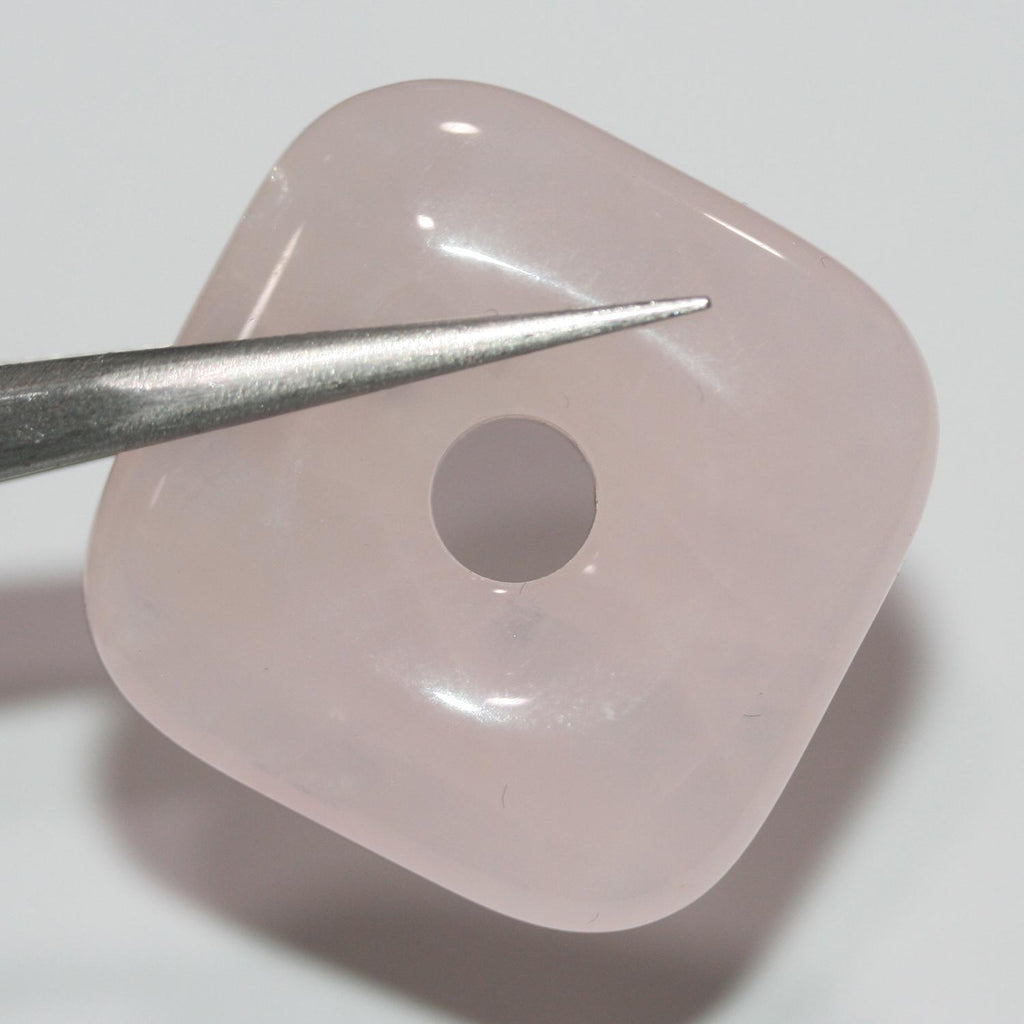 Colgante cuadrado liso de cuarzo rosa de 30 mm