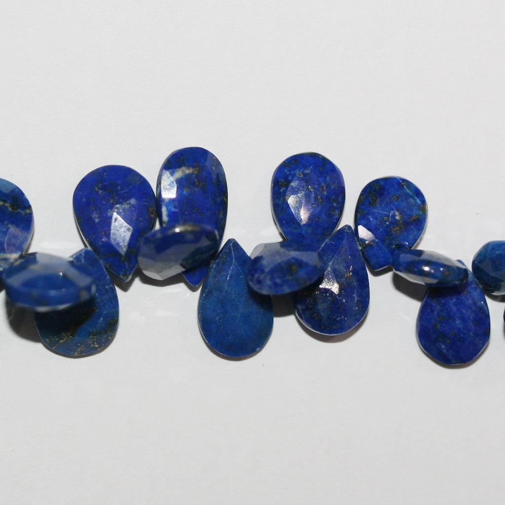 Perles en lapis-lazuli de 8 pouces, à facettes graduées, 10 x 7 à 12 x 10 mm. Longueur approximative du brin : 20 cm.