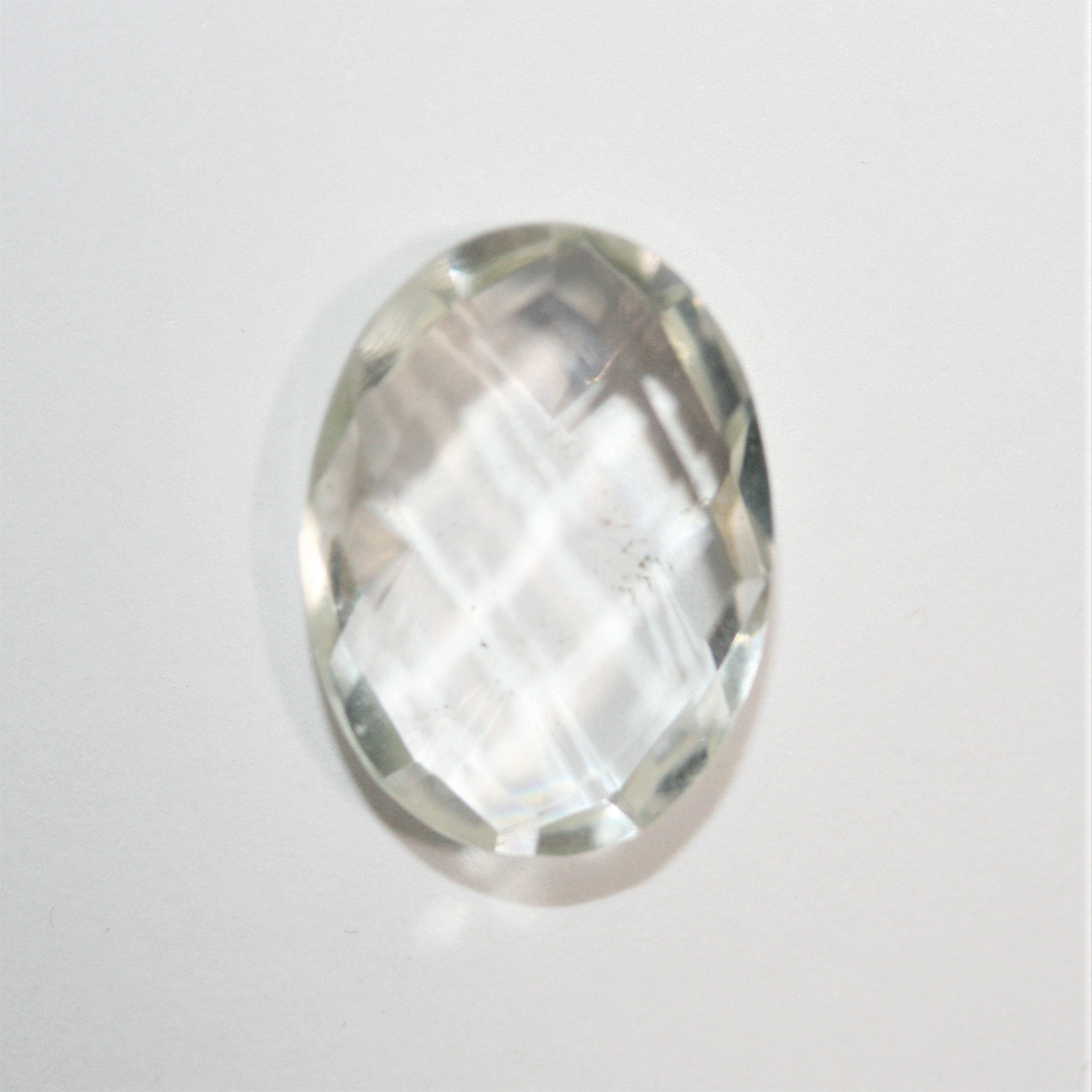 Quartz cristal de roche, taille coussin briolette ovale à facettes, 18 x 13,2 mm (10,65 ct).