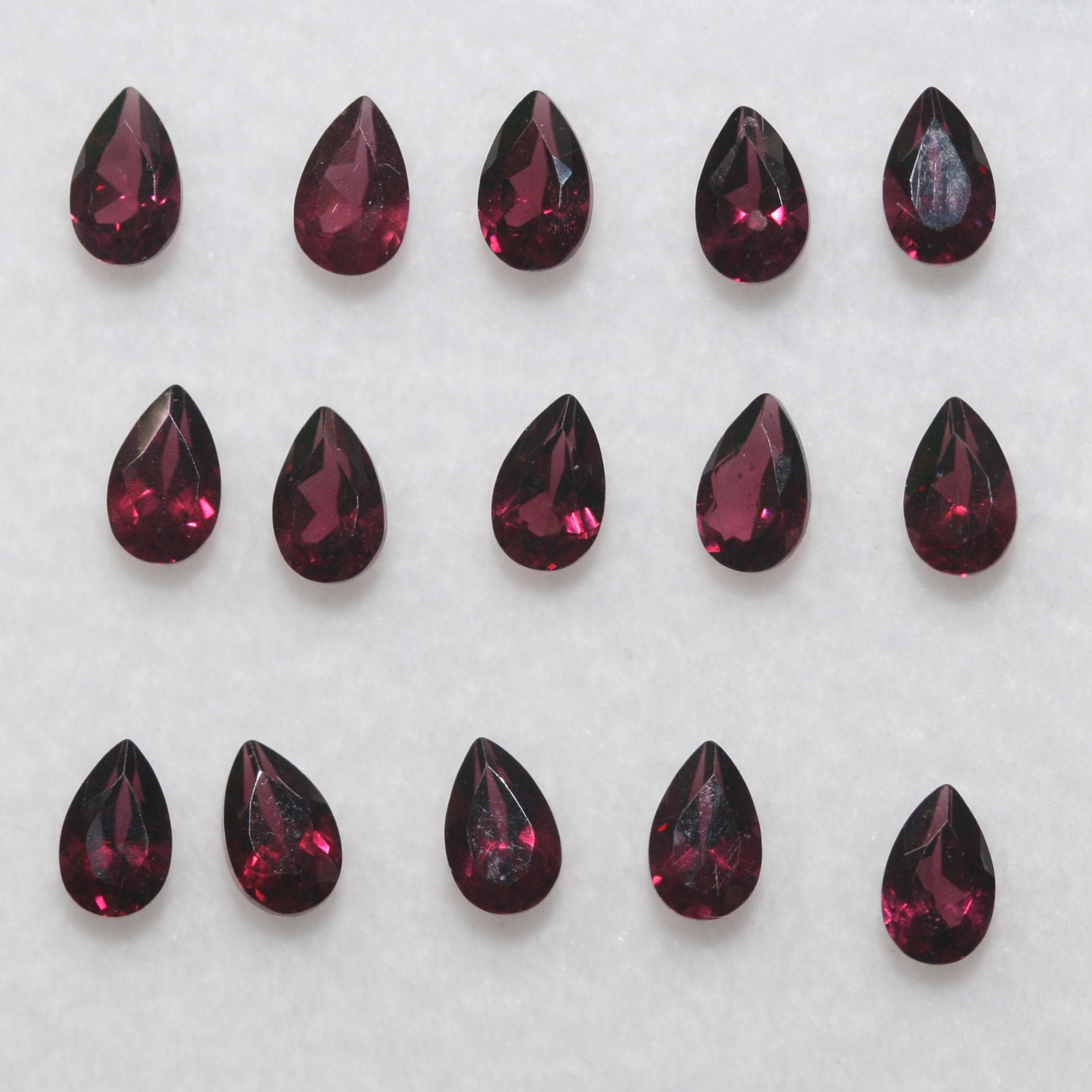 Lote de Granate Rodolita Gota Facetada 5x3mm.- (15Pcs)