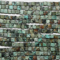 Perles cubiques lisses en turquoise africaine de 40 cm (16 pouces), 4 mm, rang de 40 cm (16 pouces).
