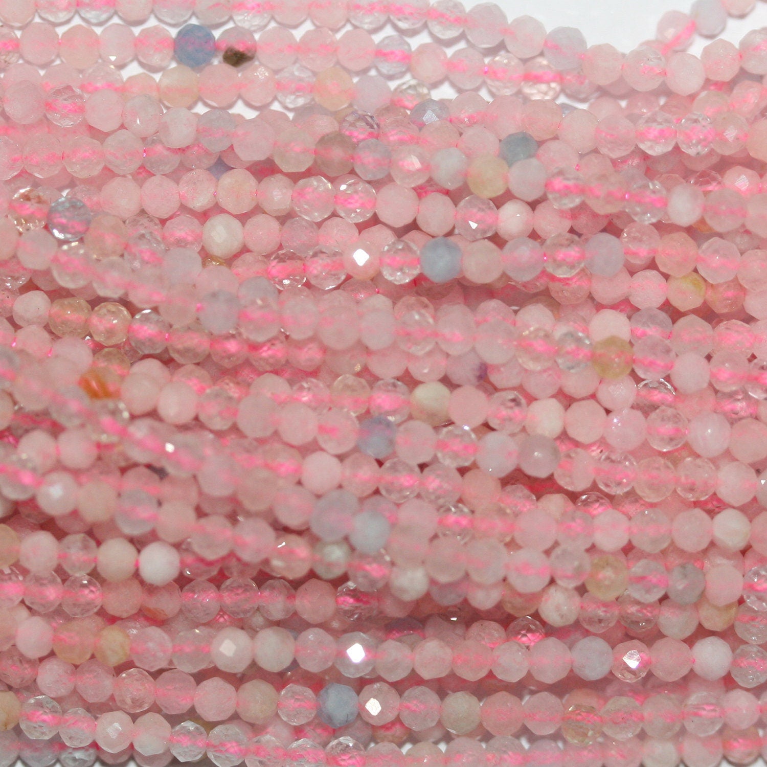 Perles rondes à facettes en morganite de 15 pouces, 2,5 mm - Fil de 38 cm.