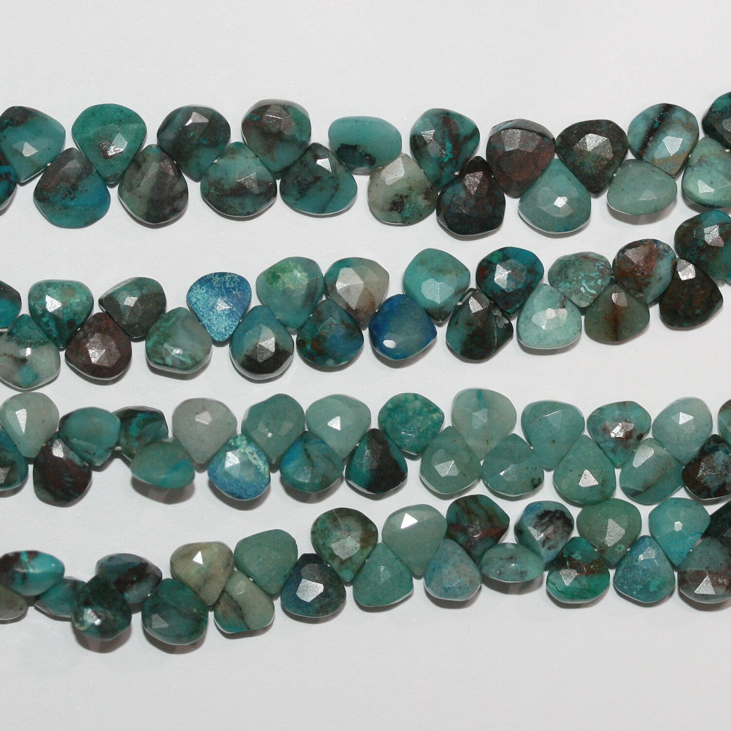 Perles en forme de goutte à facettes en chrysocolle de 8 pouces, 5-6 mm. - Fil de 20 cm.
