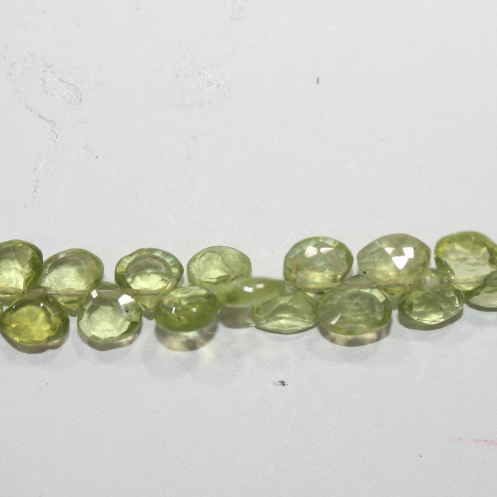 Perles en péridot facettées en forme de goutte, 8 pouces, 5-6 mm environ. - Longueur du fil : 20 cm environ.