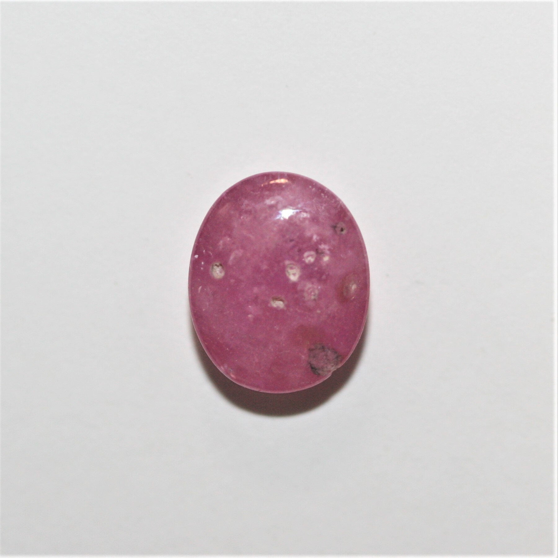 Pink Sapphire Smooth Oval Cabochon 11x9mm. (4.78 ct.)