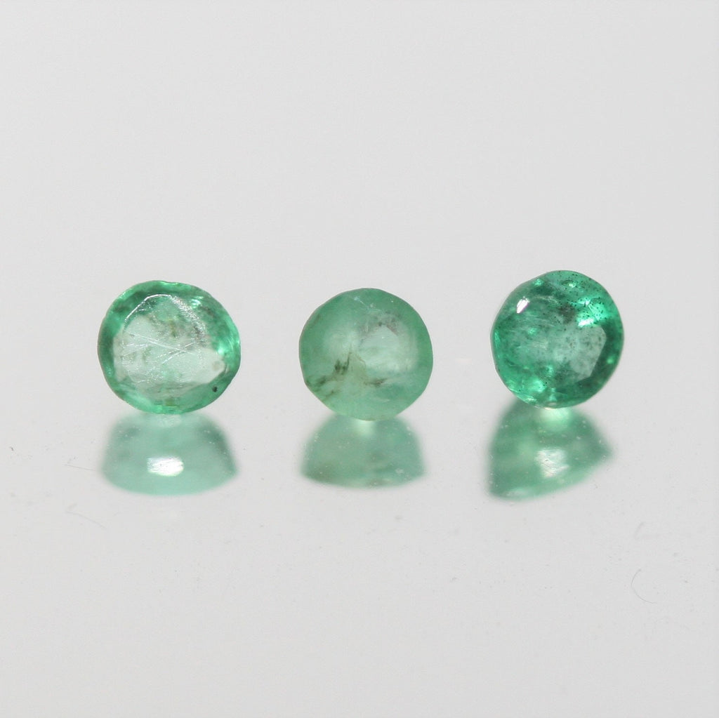Lot de pierres d'émeraude rondes à facettes de 2,5 mm - 1 carat