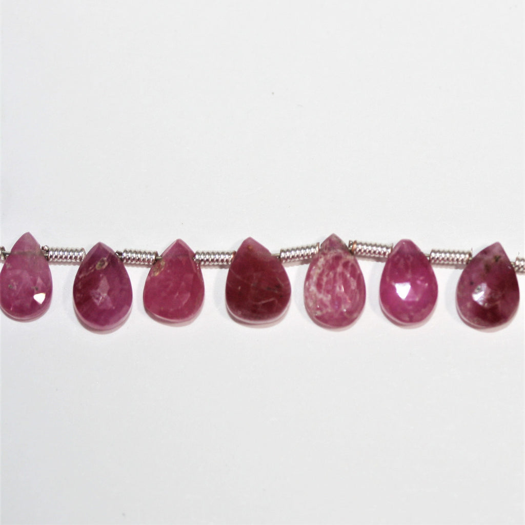 Perles en saphir rose facetté en forme de goutte, 8 pouces, 7 x 5 mm. Longueur du fil : environ 21 cm.