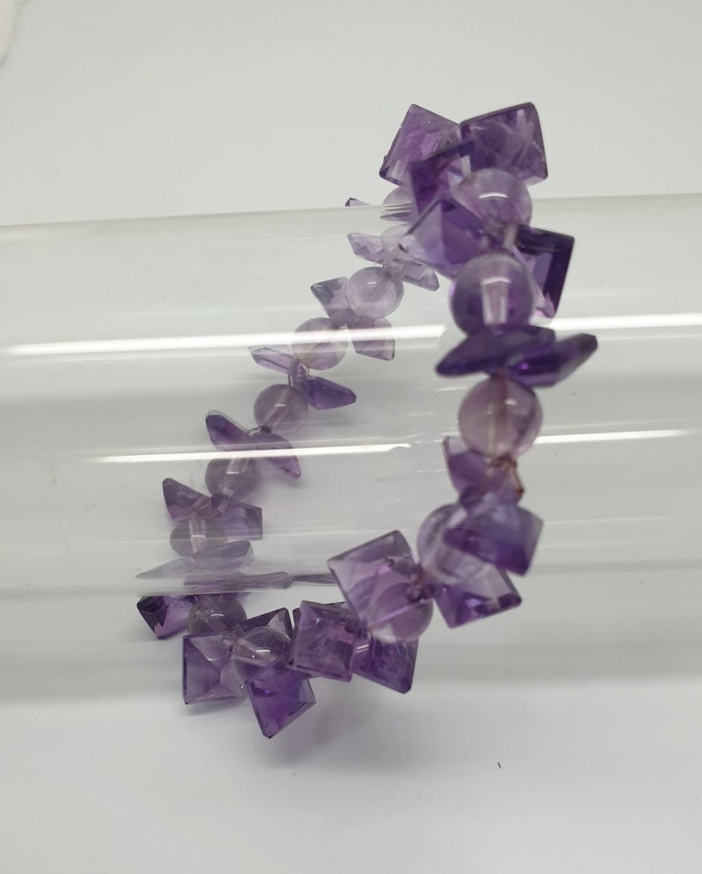 Bracelet extensible en améthyste carrée à facettes et perles carrées de 7 mm - Fournisseur de bijoux en perles percées - Pouvoir de guérison - Pierres précieuses naturelles