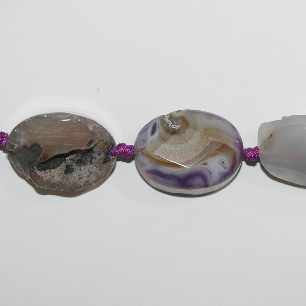 Cuentas ovaladas facetadas y sin pulir de ágata púrpura de 40 cm (16"), 29 x 22 mm. (Aprox. - Hilo de 40 cm)