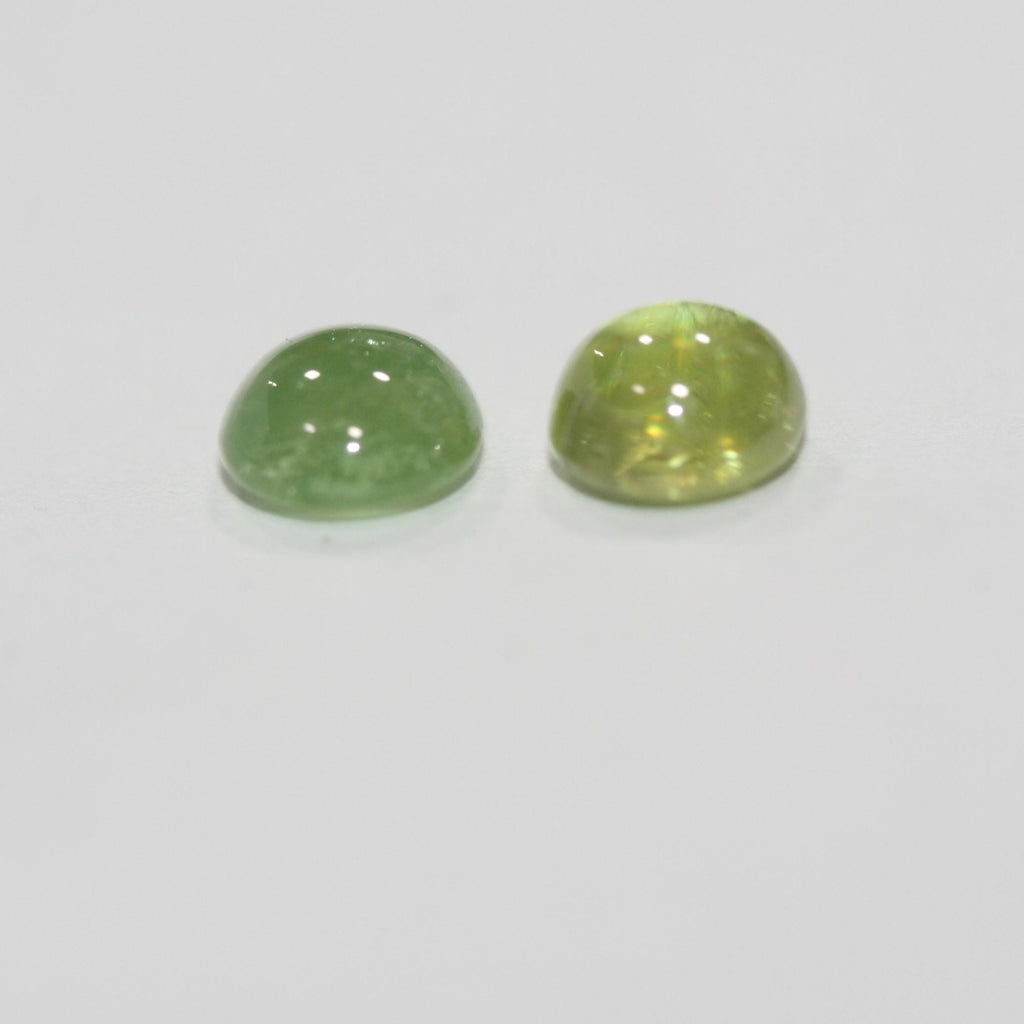 2 cabujón de titanita esfena verde de 6,5 x 6 mm y 2,27 ct. Piedra preciosa con gran dispersión natural. Piedra preciosa rara. Diseño.