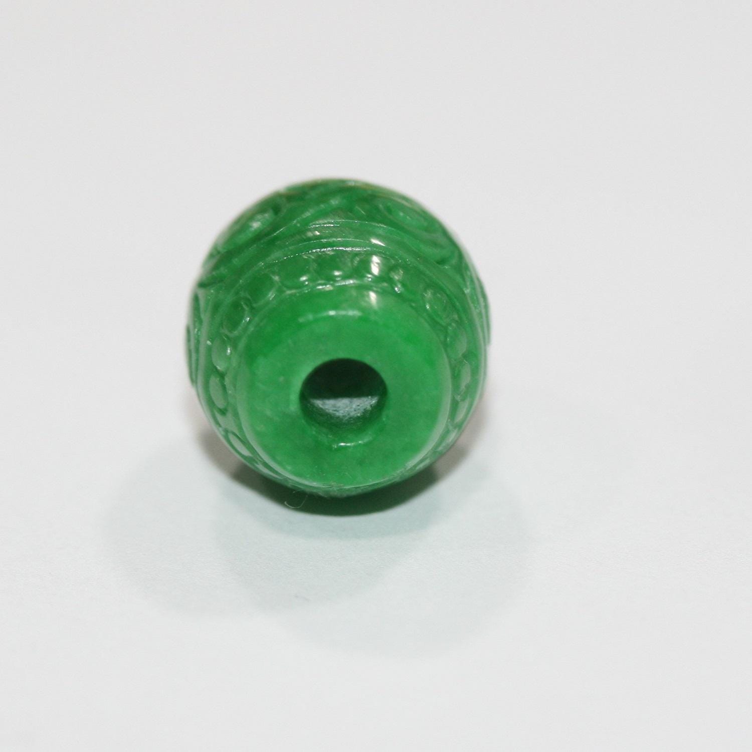Colgante de jade verde de 17 x 16 mm. Taladro: 4,5 mm - Artículo 1289JV