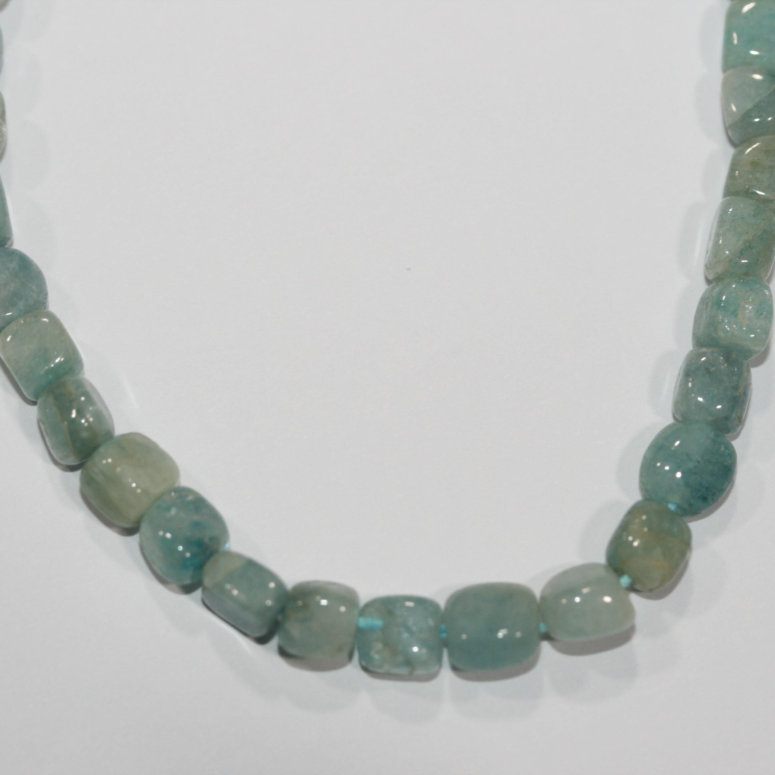 Cuentas cúbicas lisas de aguamarina de 45,7 cm (18"), 5-6 mm (aprox.) - Hilo de 44 cm - Artículo 15042