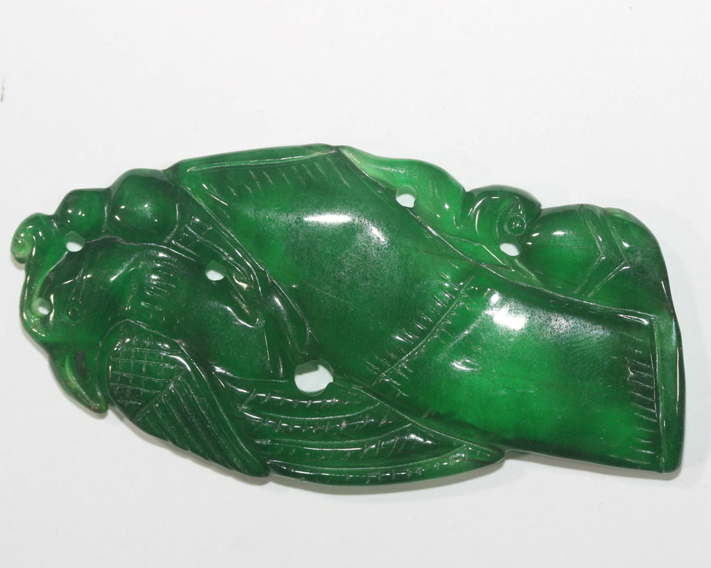 Colgante de jade verde tallado grande realmente único de 79,2 x 38 mm. - Pieza de colección Realmente única
